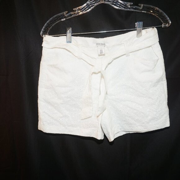 White House Black Market White Eyelet Lace Mini Belted Shorts NWT 2 - Picture 2 of 9